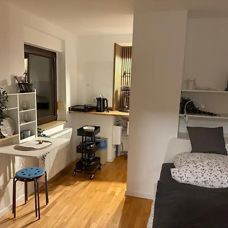 Kleines Zuhause Auf Zeit - Naehe Frankfurt *
